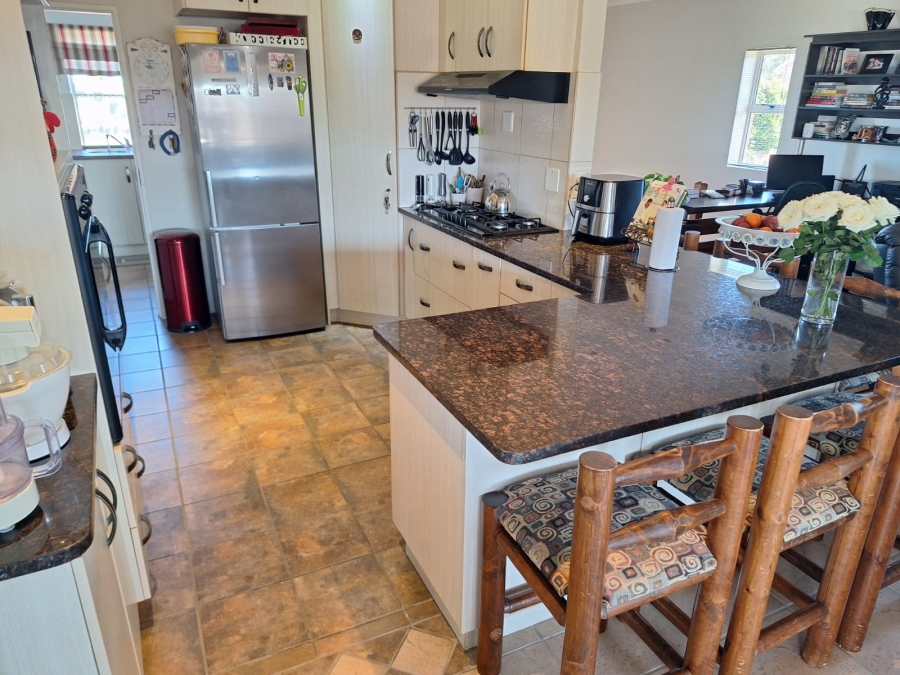 4 Bedroom Property for Sale in Wavecrest Eastern Cape